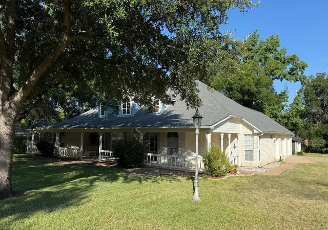 Photo 3 of Single family home for sale at 266 Quail St, Meadowlakes, TX 78654 | MLS# 5626111 | Listing updated on 2026-09-05