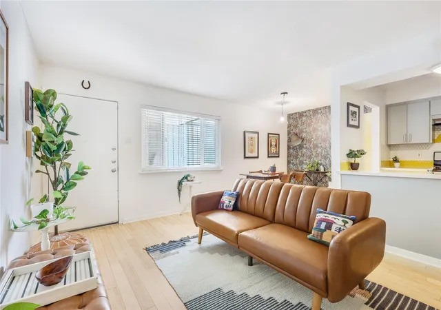 5th image of 2303 E Side Dr #201, Austin, TX 78704 | MLS# 5656315