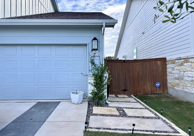 Photo 4 of Single family home for sale at 1202 Sage Thrasher Cir, Dripping Springs, TX 78620 | MLS# 7657195 | Listing updated on 2026-08-23