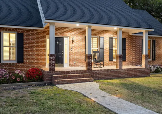 1st image of 1105 Victoria St, Taylor, TX 76574 | MLS# 7260711