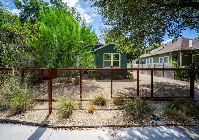 4th image of 719 Springdale Rd, Austin, TX 78702 | MLS# 5531816