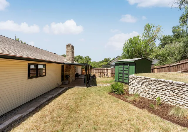 Photo 4 of Single family home for sale at 7200 Scenic Brk Dr, Austin, TX 78736 | MLS# 6949861 | Listing updated on 2026-08-19