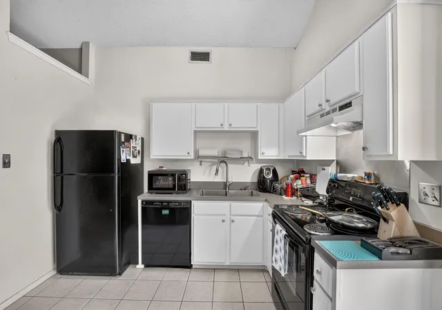 Photo 4 of Condo for sale at 1015 E Yager Ln #196, Austin, TX 78753 | MLS# 4142313 | Listing updated on 2026-08-22