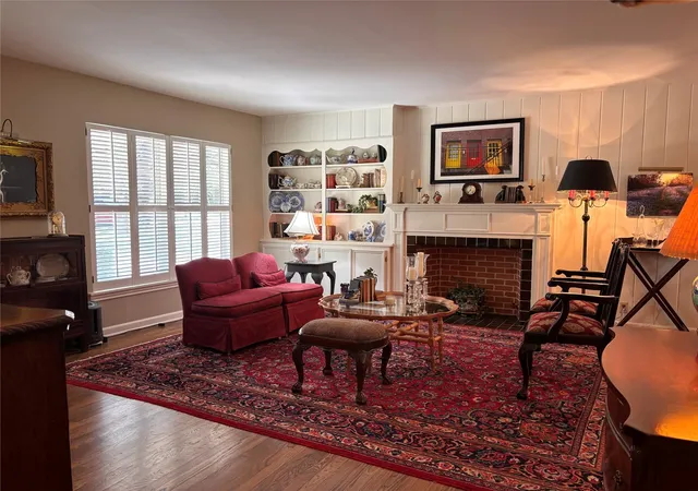 Photo 3 of Sale Pending at 435 Forrest Hl Dr, San Antonio, TX 78209 | MLS# 6234654 | Listing updated on 2026-09-01