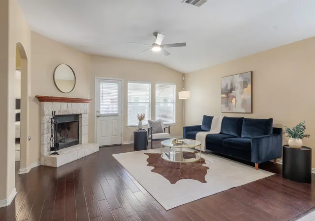 4th image of 1706 Hidden Springs Path, Round Rock, TX 78665 | MLS# 3822263