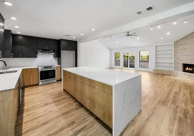 Photo 1 of Single family home for sale at 9009 Comburg Dr, Austin, TX 78748 | MLS# 5078221 | Listing updated on 2026-10-26