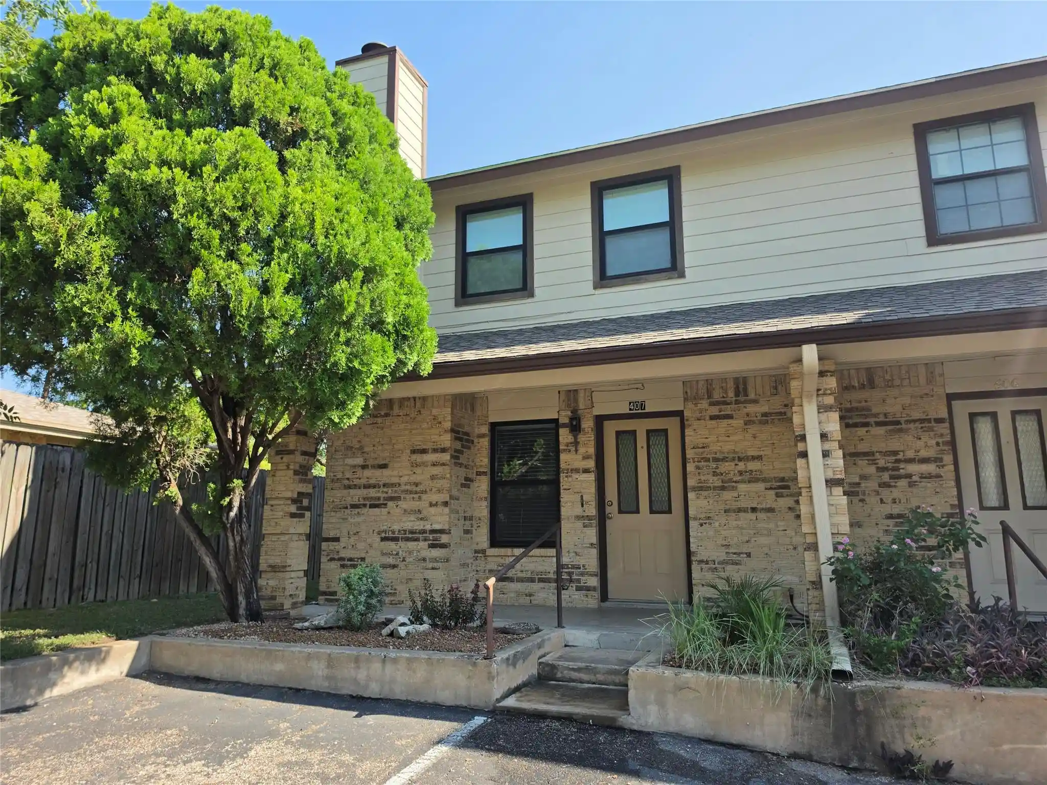 Listing Photo 2 - Condo for sale in 7800 Northcrest Blvd located at 7800 Northcrest Blvd, Austin, TX 78752 - Unit #407