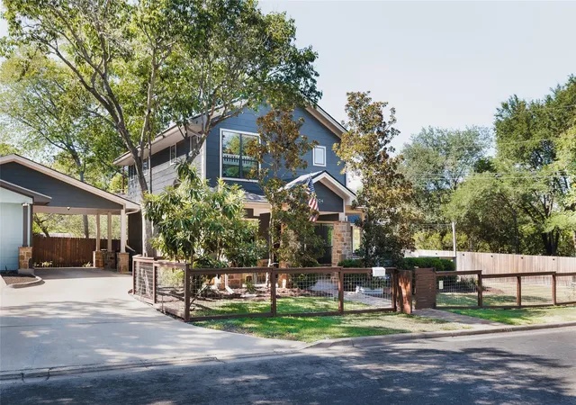 Photo 1 of Single family home for sale at 2804 Wilson St #B, Austin, TX 78704 | MLS# 8087160 | Listing updated on 2026-09-05