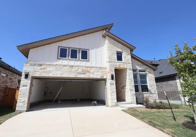 Photo 2 of Sale Pending at 466 Bishop Wood Rd, Dripping Springs, TX 78620 | MLS# 8377145 | Listing updated on 2026-09-28