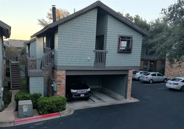 3rd image of 7122 Wood Hollow Dr #22, Austin, TX 78731 | MLS# 5586557