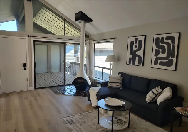 5th image of 7122 Wood Hollow Dr #22, Austin, TX 78731 | MLS# 5586557