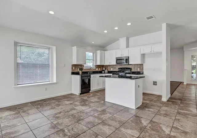 4th image of 16601 Jadestone Dr, Leander, TX 78641 | MLS# 9378032