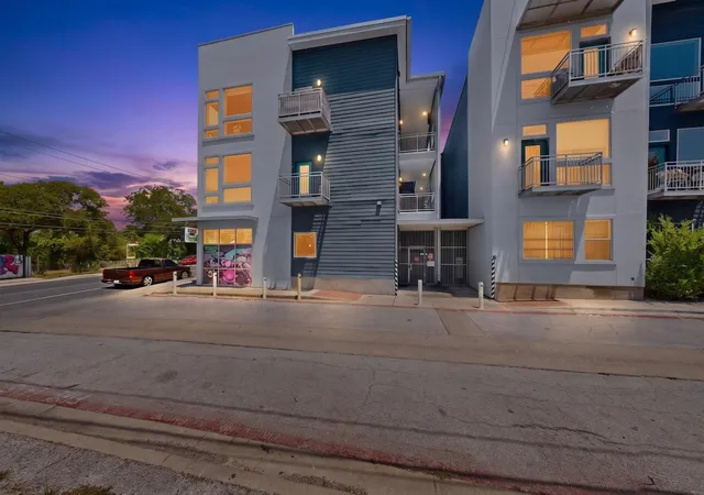 2nd image of 2931 E 12th St #206, Austin, TX 78702 | MLS# 3343331
