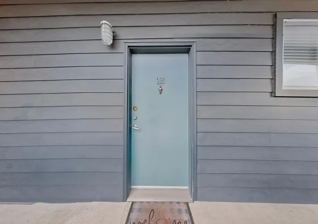4th image of 2931 E 12Th St, Austin, TX 78702