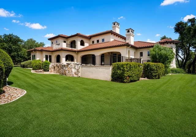 5th image of 8001 Magnolia Ridge Cv, Austin, TX 78738 | MLS# 3981100