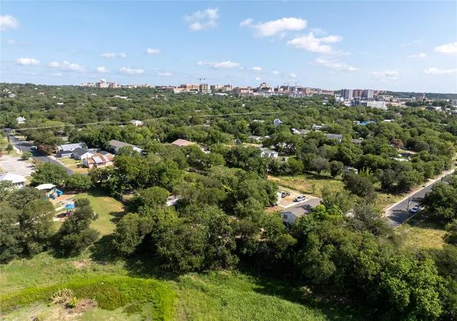22nd image of 734 Valley St, San Marcos, TX 78666 | MLS# 2690552