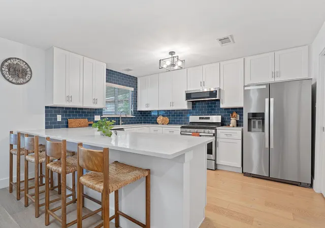 1st image of 6008 Smith Oak Trl, Austin, TX 78749 | MLS# 4561307