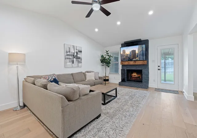 5th image of 6008 Smith Oak Trl, Austin, TX 78749 | MLS# 4561307