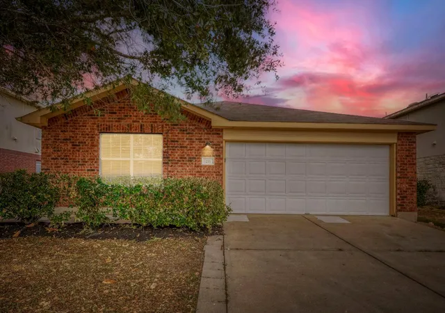 3rd image of 211 Remington Run, Bastrop, TX 78602 | MLS# 2781739