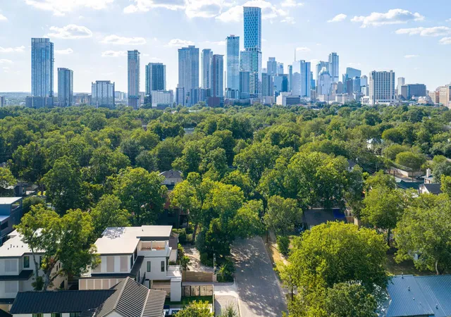 Photo 2 of Single family home for sale at 1609 Canterbury St #1, Austin, TX 78702 | MLS# 3815161 | Listing updated on 2026-09-18