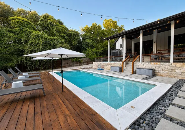 2nd image of 1214 Deloney St, Austin, TX 78721 | MLS# 8946052