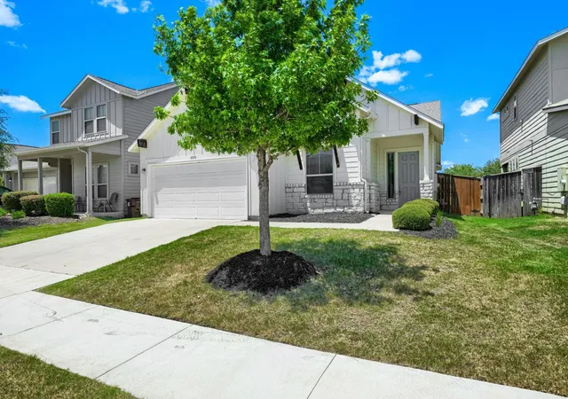 Photo 3 of Single family home for sale at 6000 Gerard Dr, Austin, TX 78744 | MLS# 5509431 | Listing updated on 2026-08-19