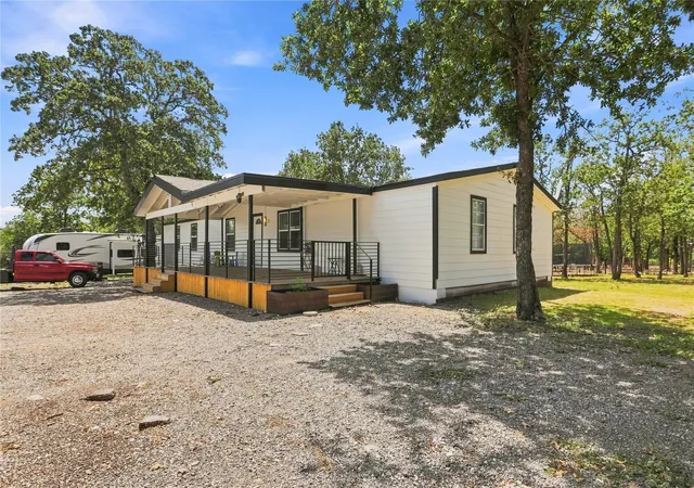 Photo 3 of Manufactured home for sale at 485 Bridgestone Ct, Lockhart, TX 78644 | MLS# 2155544 | Listing updated on 2026-09-05