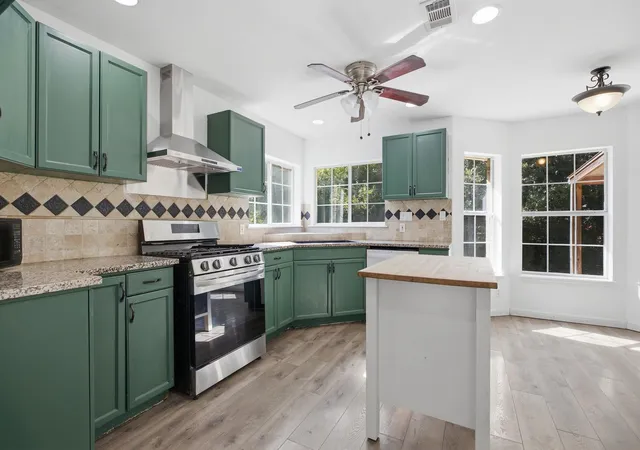 Photo 3 of Single family home for sale at 703 Post Oak Cir, Cedar Park, TX 78613 | MLS# 9465186 | Listing updated on 2026-10-05