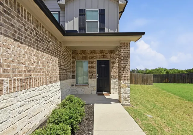 3rd image of 405 W Andover Ln, Kyle, TX 78640 | MLS# 2842161
