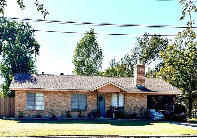 1st image of 817 N Harris St, Giddings, TX 78942 | MLS# 7044161