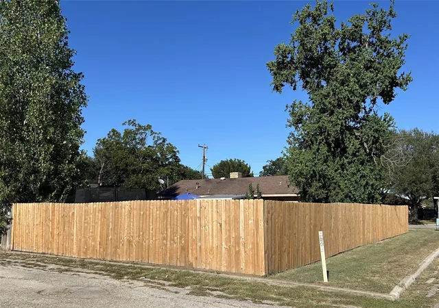 6th image of 817 N Harris St, Giddings, TX 78942 | MLS# 7044161
