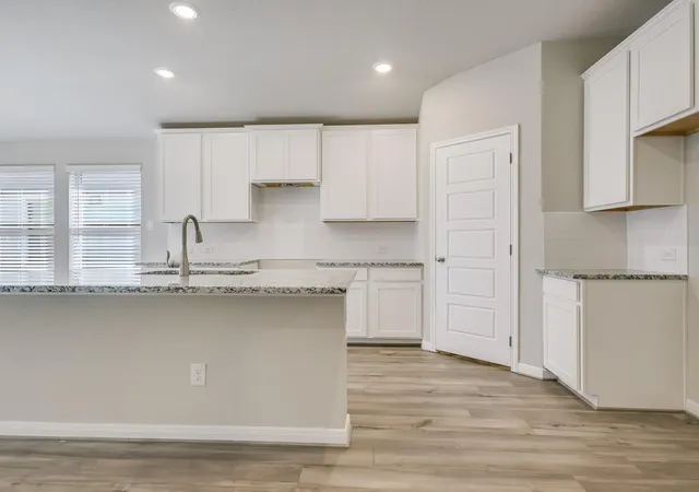 Photo 4 of Single family home for sale at 807 Universal Dr, Hutto, TX 78634 | MLS# 2059361 | Listing updated on 2026-08-26