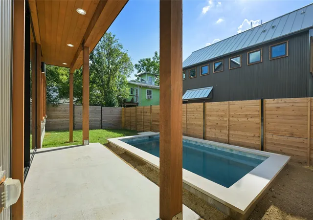 Photo 2 of Single family home for sale at 1606 Cedar Ave #A, Austin, TX 78702 | MLS# 2120759 | Listing updated on 2026-10-04