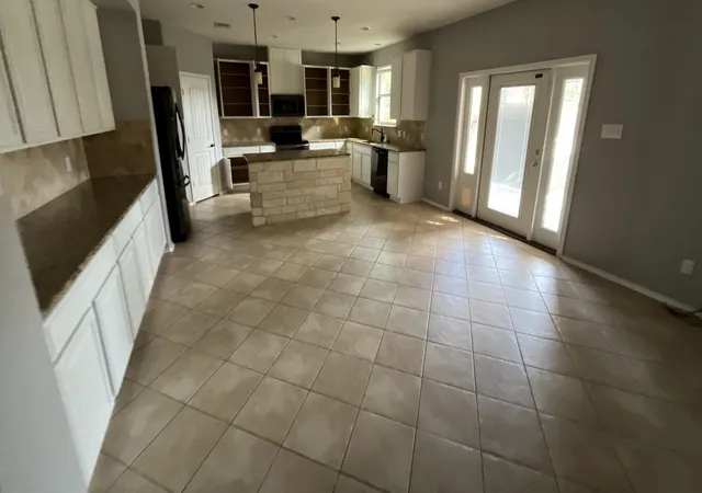 Photo 3 of Single family home for sale at 913 Water Hyacinth Loop, Leander, TX 78641 | MLS# 4966967 | Listing updated on 2026-08-21