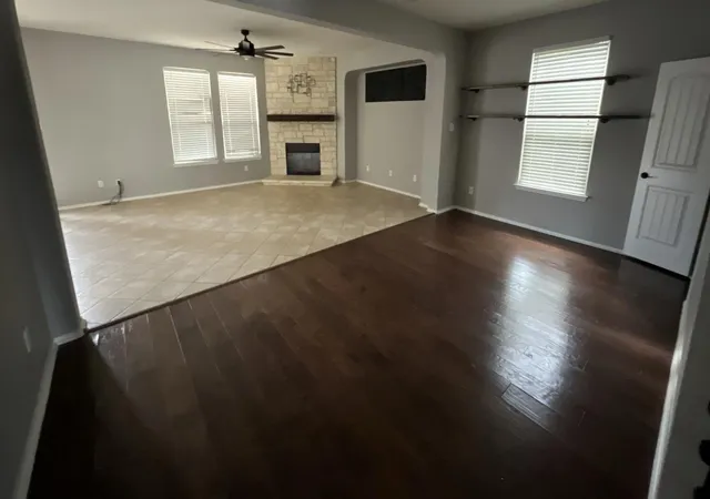Photo 4 of Single family home for sale at 913 Water Hyacinth Loop, Leander, TX 78641 | MLS# 4966967 | Listing updated on 2026-09-28