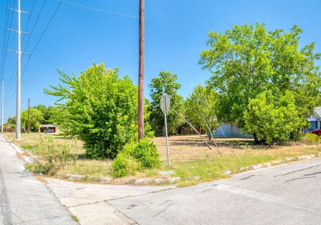 2nd image of 1001 Fifth St, Lockhart, TX 78644 | MLS# 7782187