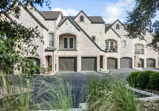 2nd image of 1701 Spyglass Dr #2, Austin, TX 78746 | MLS# 9447097