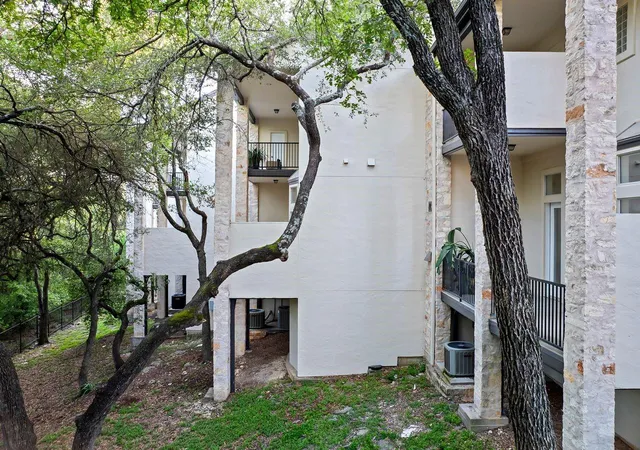2nd image of 1701 Spyglass Dr, Austin, TX 78746
