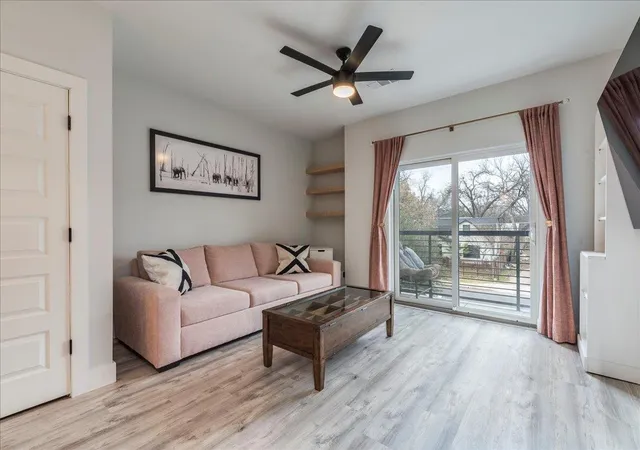 5th image of 3101 Govalle Ave #220, Austin, TX 78702 | MLS# 8969308