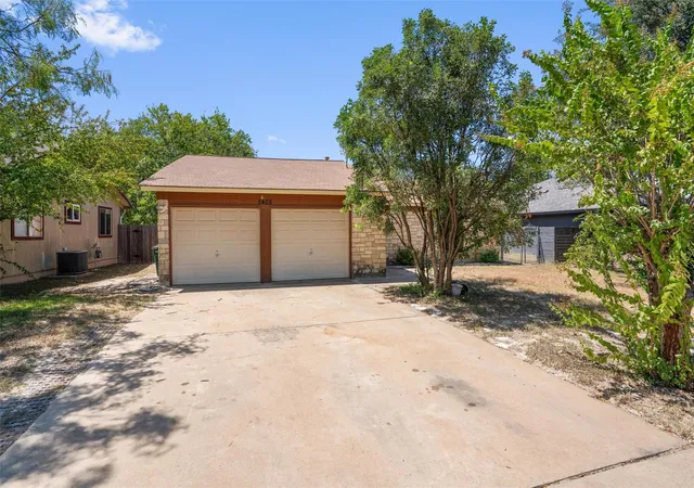 2nd image of 5408 King Henry Dr, Austin, TX 78724 | MLS# 8571015