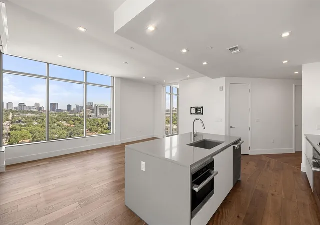 Photo 3 of Condo for sale at 501 West Ave #1304, Austin, TX 78701 | MLS# 9739442 | Listing updated on 2026-09-17