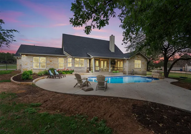 Photo 1 of Single family home for sale at 208 Neal Dr, Liberty Hill, TX 78642 | MLS# 1216583 | Listing updated on 2026-10-03