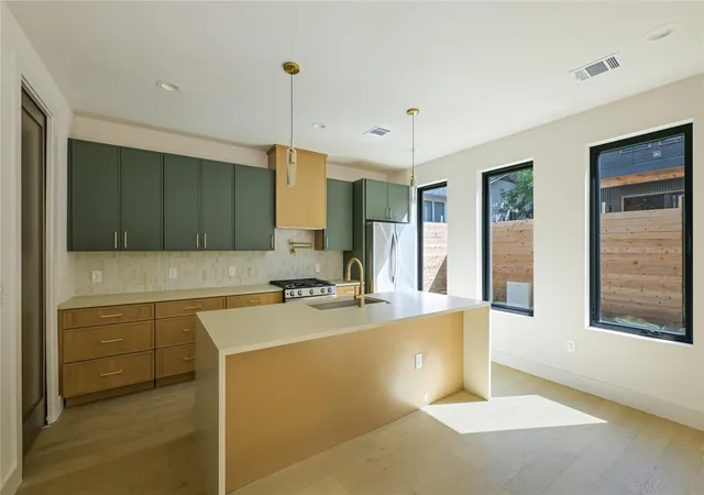 Photo 2 of Single family home for sale at 1606 Cedar Ave #B, Austin, TX 78702 | MLS# 4494252 | Listing updated on 2026-10-08