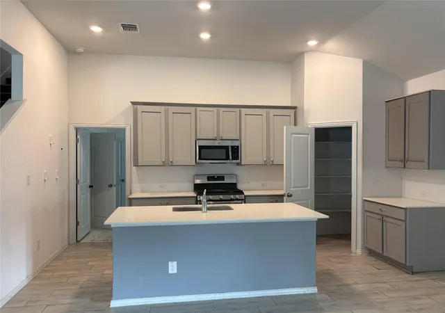 Photo 3 of Single family home for sale at 108 Evening Star Ln, Georgetown, TX 78628 | MLS# 3062611 | Listing updated on 2026-10-07
