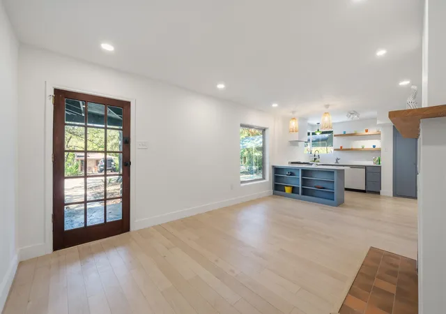 Photo 3 of Single family home for sale at 1704 Giles St, Austin, TX 78722 | MLS# 8938506 | Listing updated on 2026-10-27