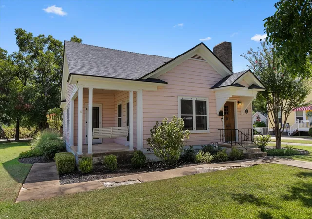 2nd image of 909 E Liberty Ave, Round Rock, TX 78664 | MLS# 1331777
