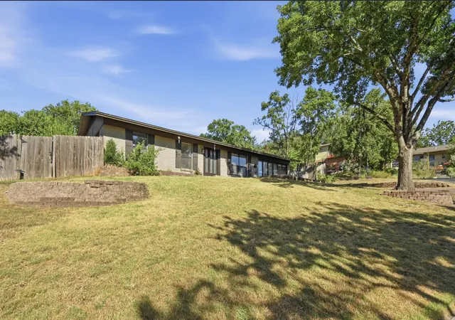 Photo 1 of Sale Pending at 2600 Oakhaven Dr, Austin, TX 78704 | MLS# 7635766 | Listing updated on 2026-09-17