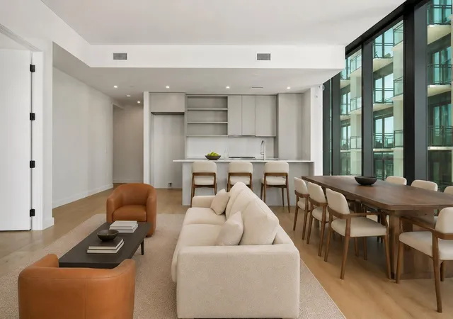 2nd image of 610 Davis St #2408, Austin, TX 78701 | MLS# 7029537