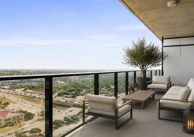 5th image of 610 Davis St #2408, Austin, TX 78701 | MLS# 7029537