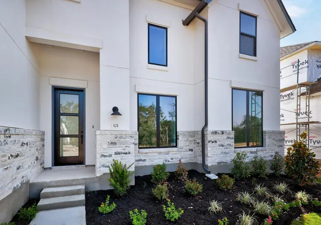 Photo 2 of Single family home for sale at 121 Packhorse Ln, Georgetown, TX 78633 | MLS# 5232646 | Listing updated on 2026-10-25